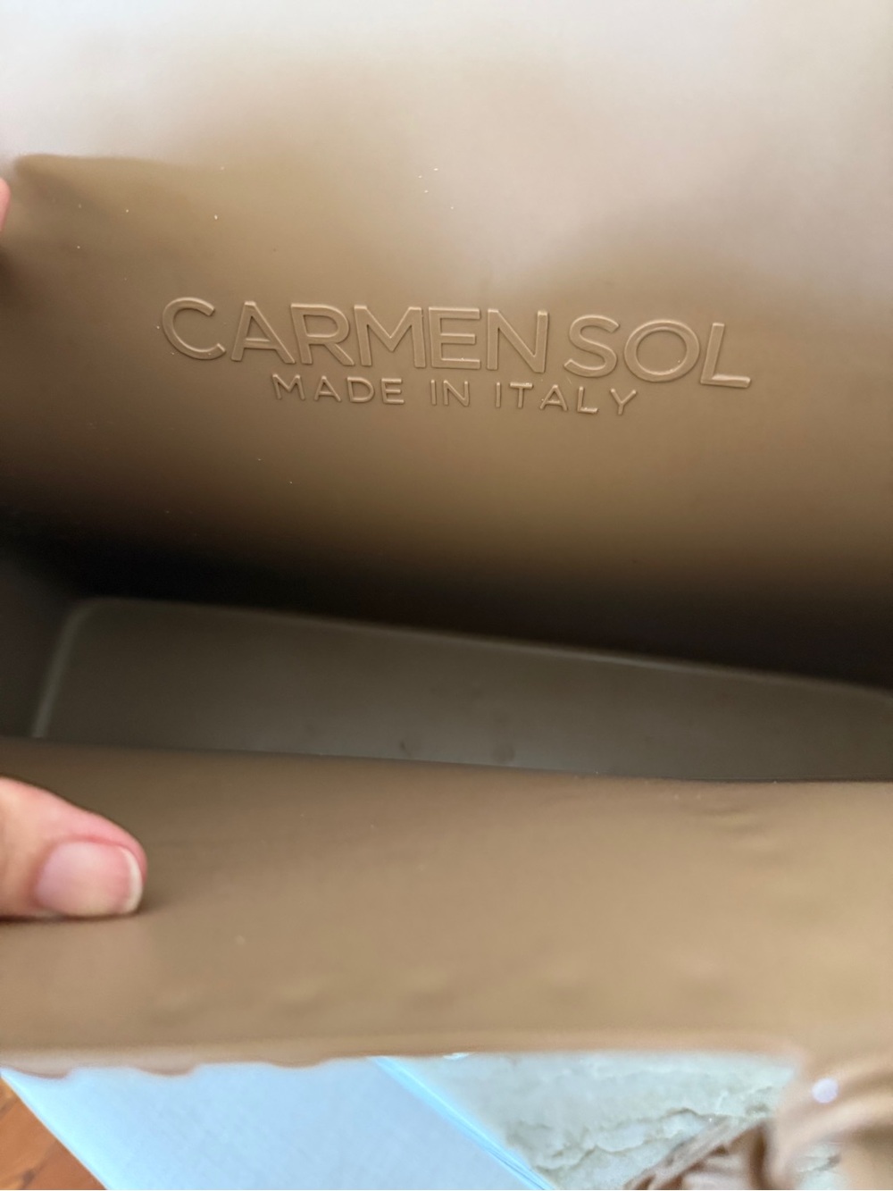 Carmen Sol Glossy Stud-Trim Jelly Large Camel Tote with Logo Charm - Picture 11 of 16